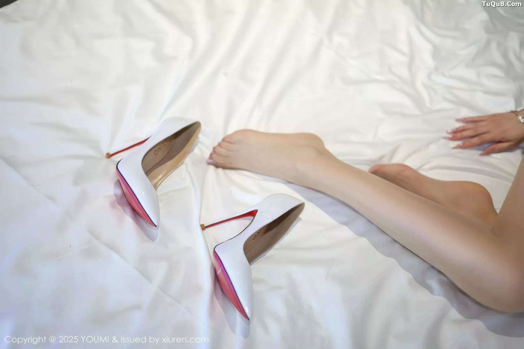 秀人集.com_[YouMi尤蜜荟]Vol.1177_模特Twins-桃桃性感白色连衣短裙配白色丝袜秀曼妙身姿诱惑写真76P