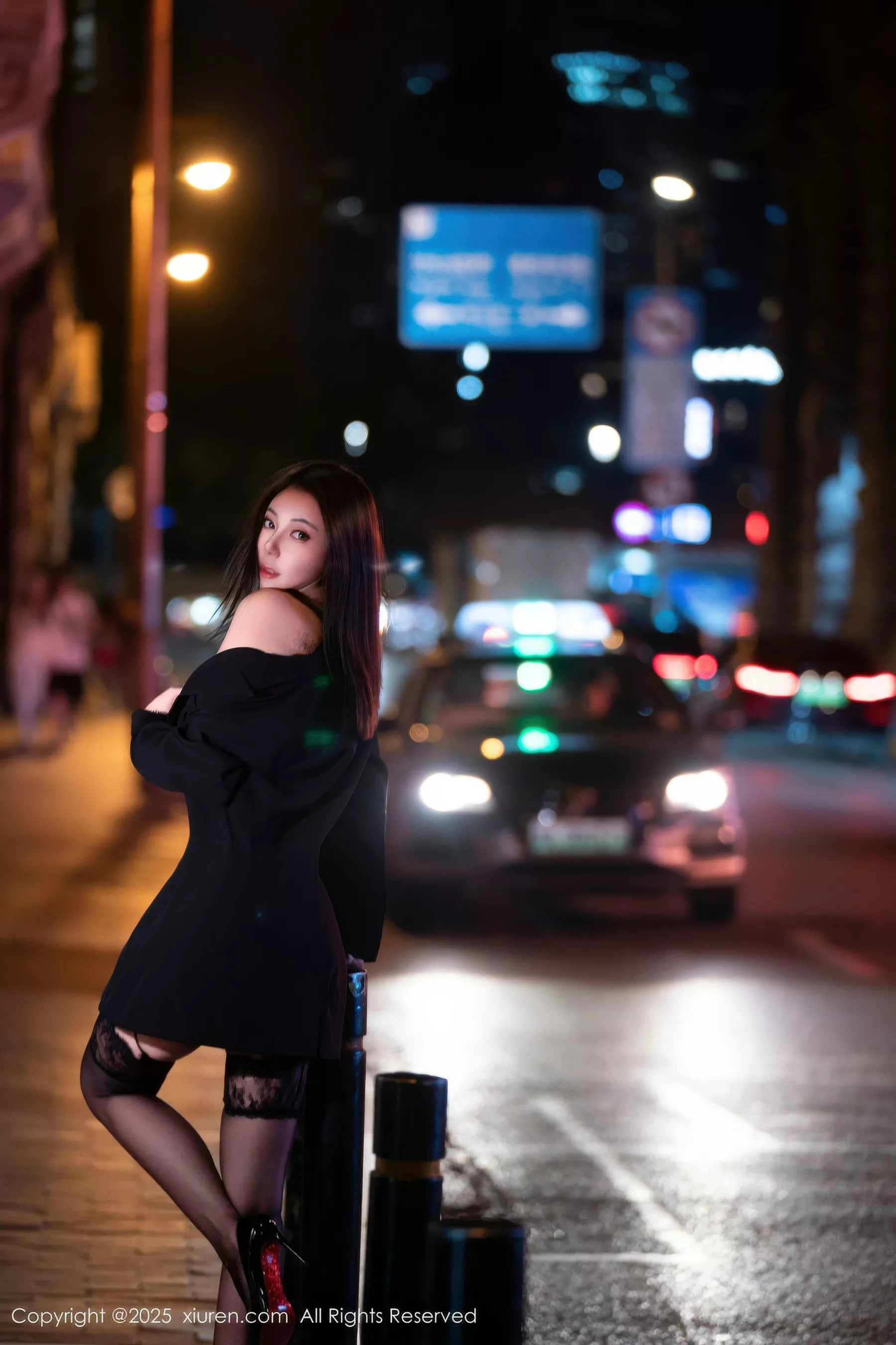 秀人集.com_[XiuRen秀人网]No.10899_御姐果儿Victoria性感黑色皮质情趣服饰配黑丝吊袜极致魅惑写真72P