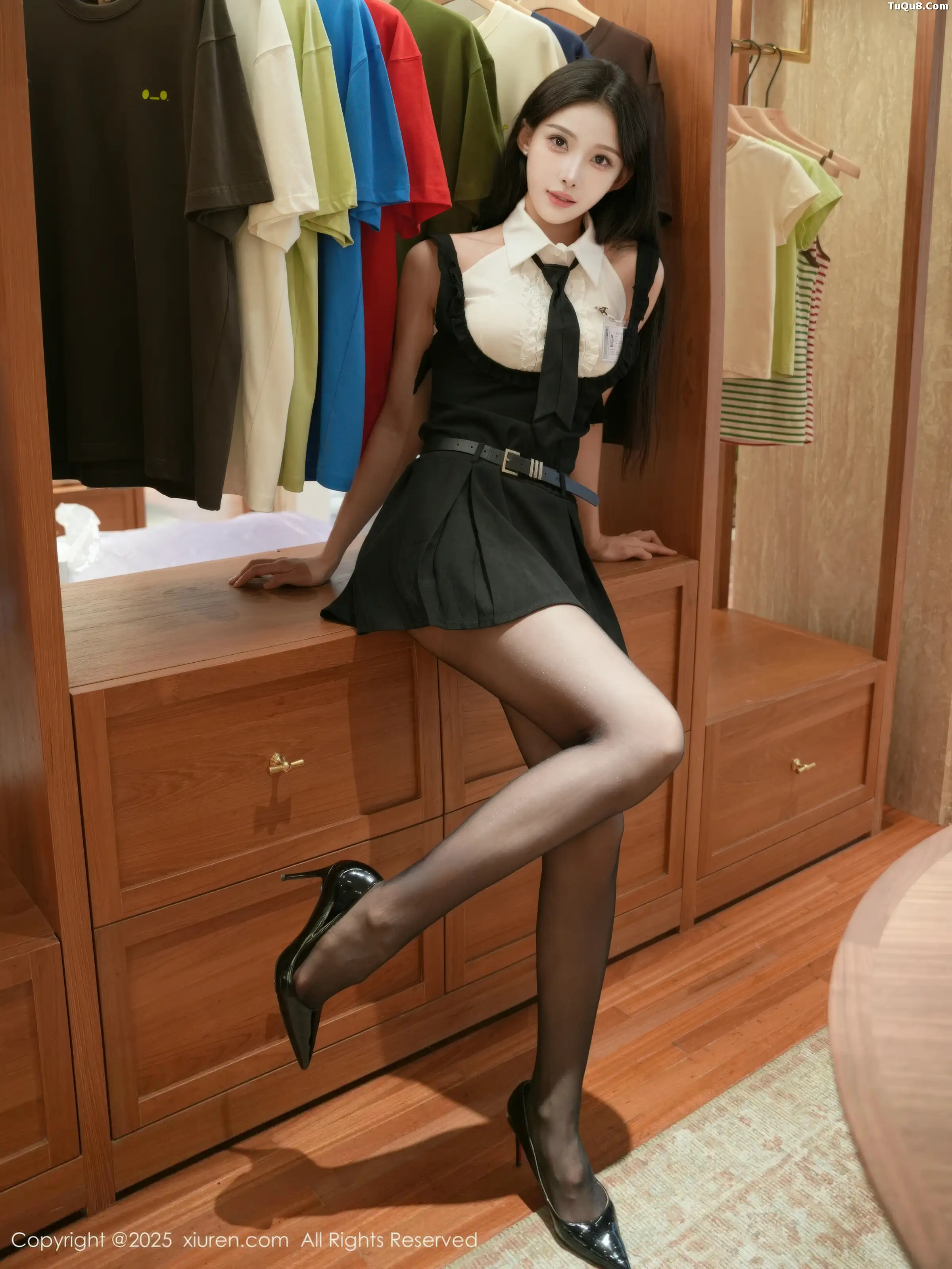 秀人集.com_[XiuRen秀人网]No.11052_模特合集梨霜儿＆金允希Yuki私房性感姐妹花秀丰腴身材诱惑写真75P