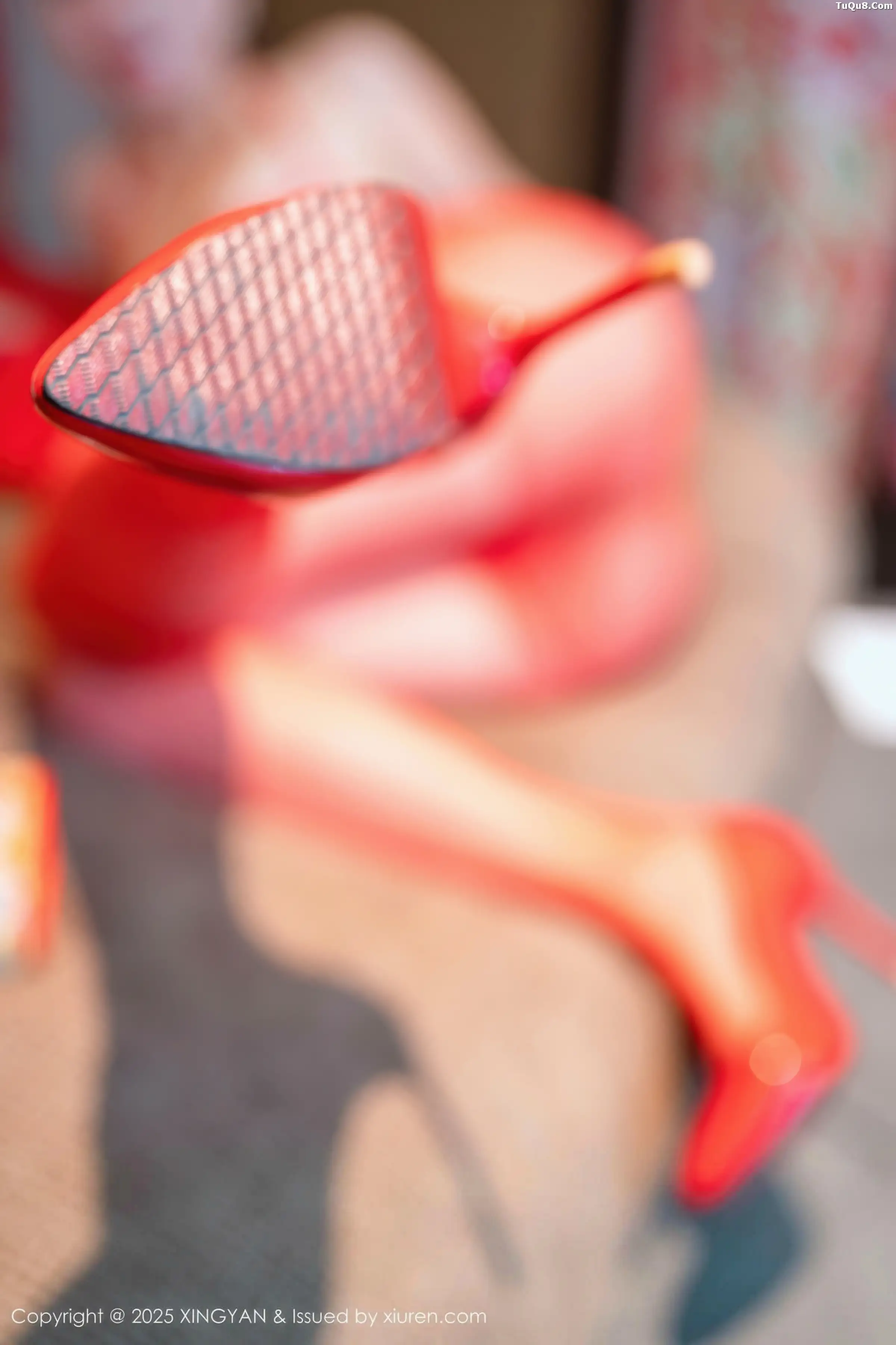 秀人集.com_[XINGYAN星颜社]VOL.438_模特大美妞儿性感红色新娘服饰配红丝裤袜秀完美身材诱惑写真61P